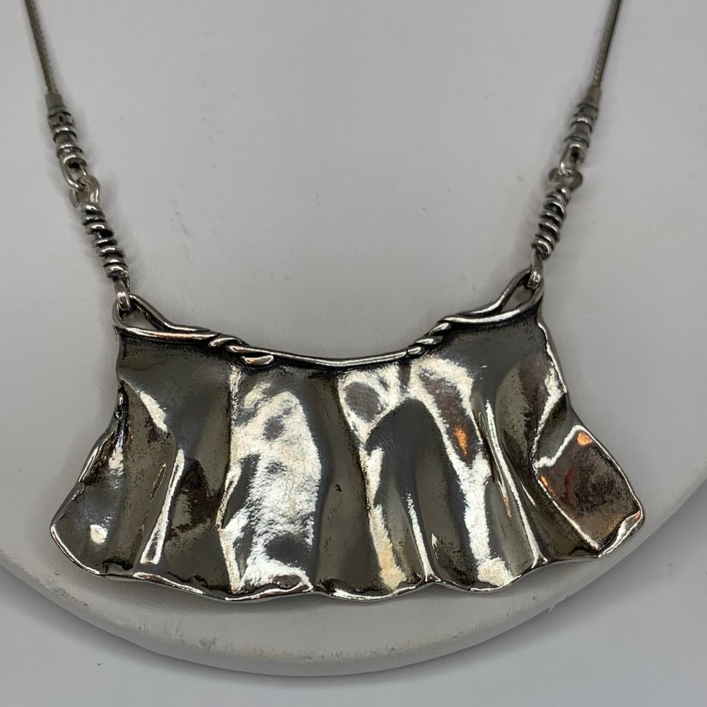 Didae 925 Ruffled Pendant Necklace